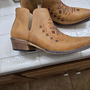 Roper Brown Ankle Booties with Geometric Design